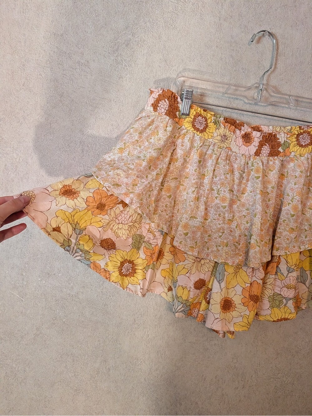 AMERICAN EAGLE brown yellow ruffle shorts sz XL - Picture 4 of 6